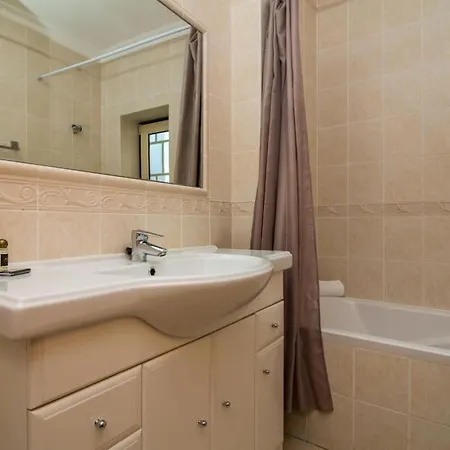 Oura Sunrise - Piscina, E Diversao! Apartment *